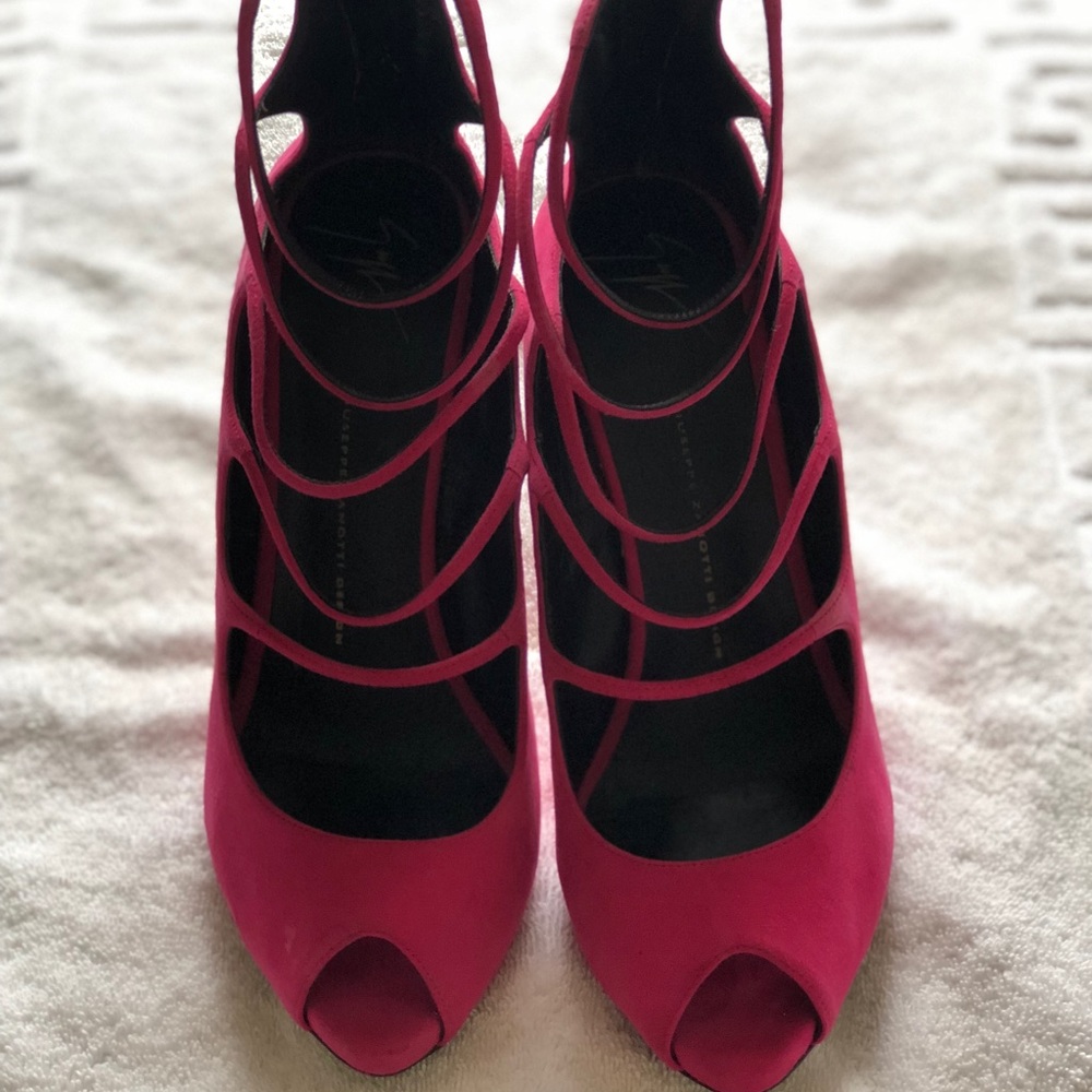 GIUSEPPE ZANOTTI HOT PINK SUEDE NIKA PUMPS